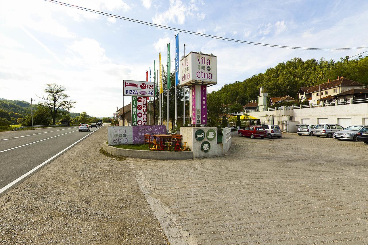 Vila Etna Hotel Ugrinovci  Exterior foto