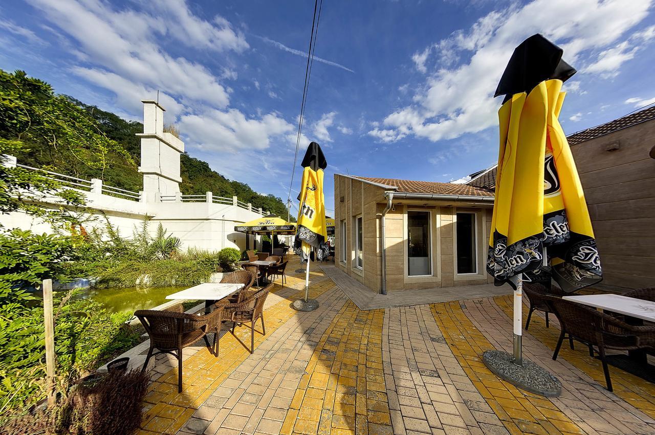 Vila Etna Hotel Ugrinovci  Habitación foto
